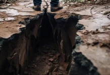 Deslizamiento de tierra en Java Occidental deja al menos ocho fällecïdøs y más de 80 personas desapârecidas mientras continúan las labores de ręscate