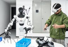 En China contratan trabajadores para enseñar a robots humanoides a realizar tareas repetitivas de los humanos