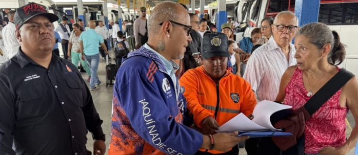 Más de cinco mil permisos de viaje fueron tramitados en Valencia durante 2025 para niñ0s y adolęscentes (+ Fotos)