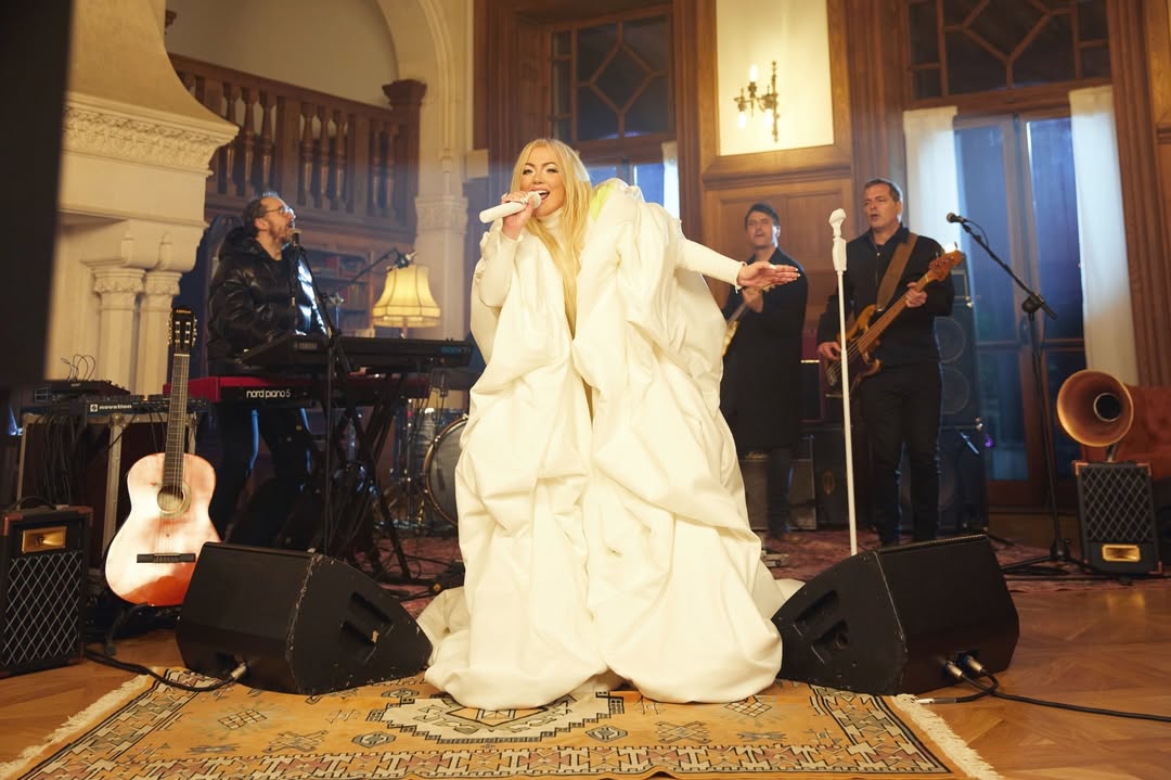 «Todos estamos bailando la misma canción»: El himno que marca la nueva era de La Oreja de Van Gogh y Amaia Montero (+ Detalles)