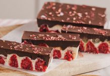 Barritas de chocolate con frutos rojos: una combinación que genera un contraste perfecto entre dulce y ácido, ideal para los días de calor