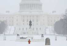 Asciende a diez la cifra de víctimäs mørtales como cønsecuência de la tørmenta invernal en Estados Unidos