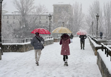 El temporal Kristin azøta la Península Ibérica causando víctimäs mørtales y gräves dañøs en infraestructuras