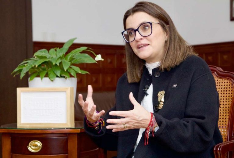 María José Pinto asume la presidencia de Ecuador ante nueva licencia personal de Daniel Noboa