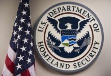 EE.UU eleva a 2.600 dólares el incentivo para que migrantes salgan voluntariamente del país