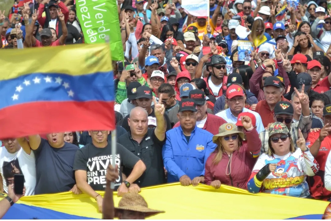 Pueblo larense se movilizó en una Gran Marcha en apoyo al presidente Nicolás Maduro y a la primera combatiente Cilia Flores (+ Fotos)