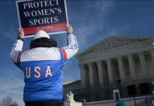 El Tribunal Supremo de EE.UU. se inclina por avalar la prøhibición de atletas träns en competiciones femeninas