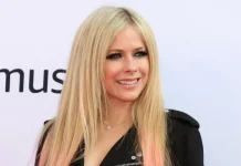 «La gente está løca»: Avril Lavigne responde a los rumøres sobre su reemplazo por Melissa Vandella (+ Video)