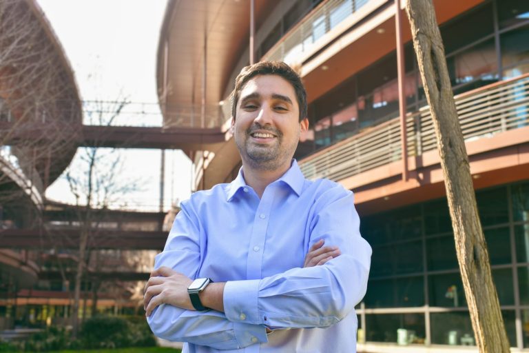 Médico chileno dirige a distancia centro de innovación en Stanford: Ignacio Pérez se especializó en informática aplicada a la salud