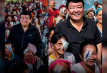 Sanduk Ruit, el cirujano que en minutos devuelve la luz, transforma vidas y ofrece esperanza a miles de personas