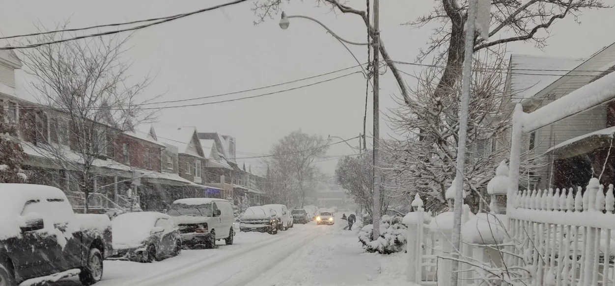 Al menos seis muërtos se registran en Francia tras el paso de una ola de frío y nieve en el noroeste del país