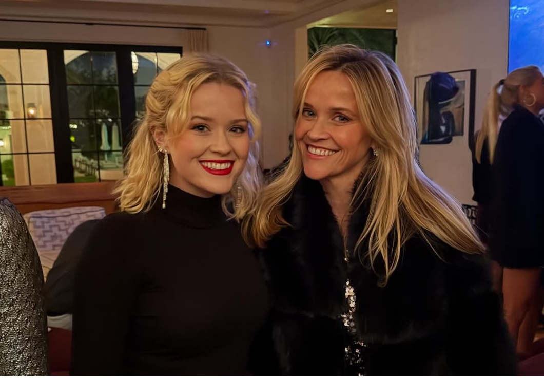Casi idénticas: Ava Phillippe vuelve a ser rubia y parece la versión jóven de su madre Reese Witherspoon (+ Fotos)