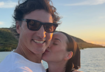 Katy Perry revoluciona las redes al incluir a su nueva pareja en su dump de navideño en instagram (+ Detalles)