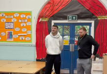 De la FA Cup a las aulas: Sam Heathcote recibe una ovación de sus alumnos tras hacer historia ante el Crystal Palace (+ Video)