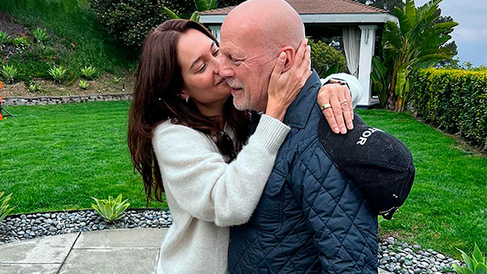 Amor incondicional: La esposa de Bruce Willis conmemora su aniversario con un mensaje de førtaleza (+ Detalles)