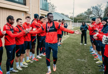 Pasillo de honor para el campeón: El Crystal Palace recibe a Ismaïla Sarr tras su paso por la Copa Africana (+ Video)