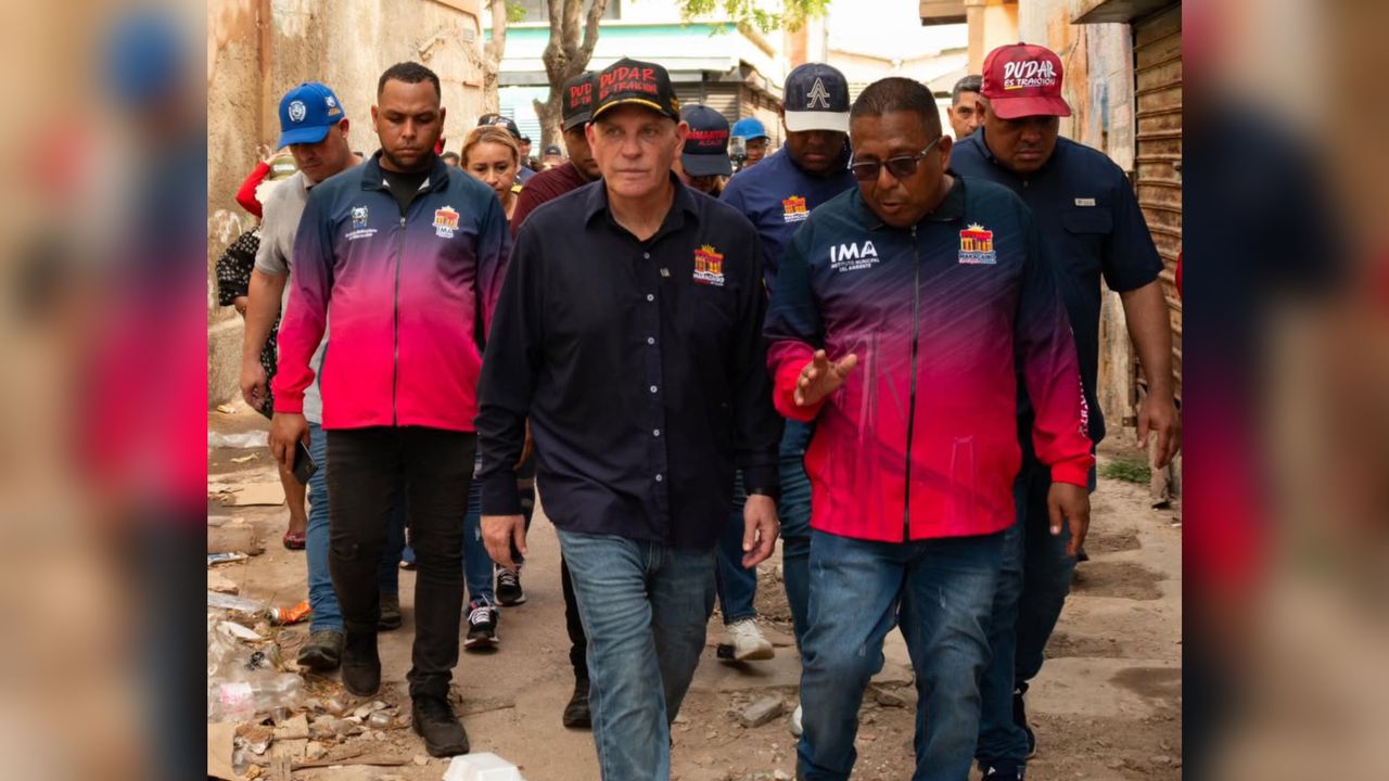 Alcalde Giancarlo Di Martino lideró operativo de saneamiento masivo en el centro de Maracaibo