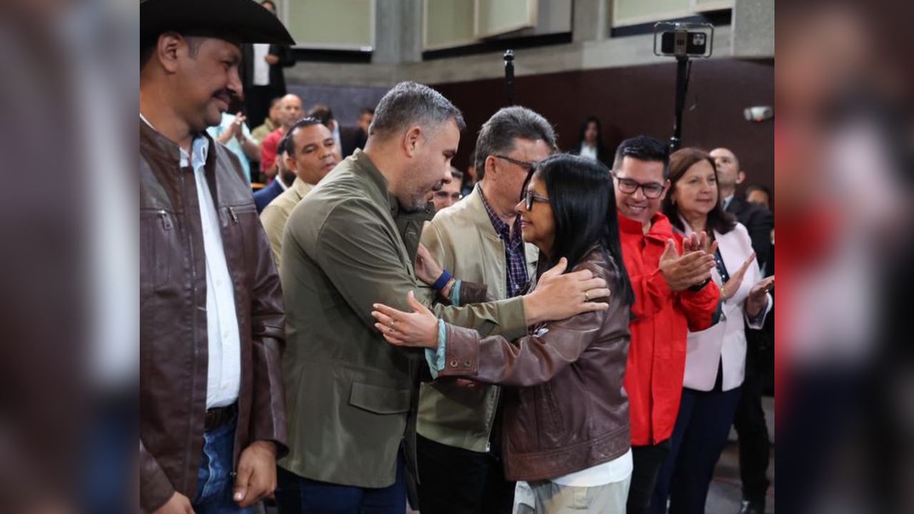 Gobernador Luis Marcano respalda la agenda legislativa 2026-2031 presentada por la Presidenta Encargada Delcy Rodríguez