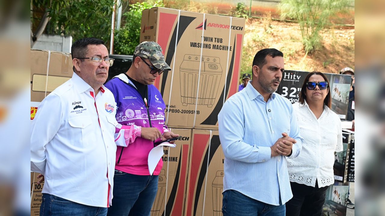 Respuesta inmediata en La Guaira: familias del bloque 12 reciben electrodomésticos e insumos tras at@que en zona residencial