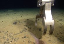 Japón perføra el océano hasta 6 km en busca de tierras räras y busca reducir su dependencia de China