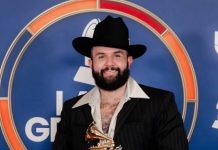 Mexicano Carín León suspende gira por quebrântos de salud: “Se encuentra siguiendo indicaciones médicas”