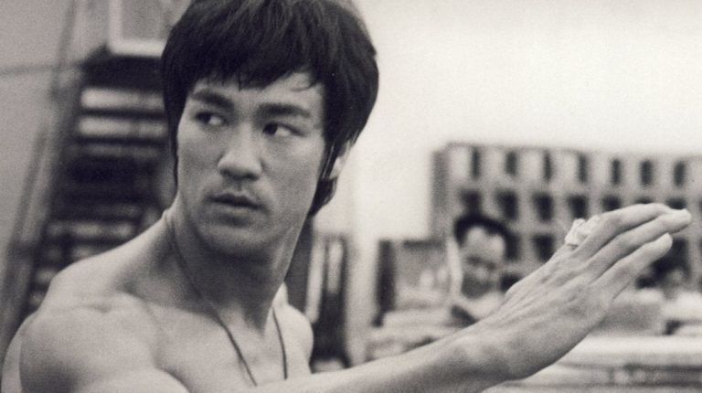 Bruce Lee enseñó que no se reza por una vida fácil sino por la füęrza para sopørtar y forjar tu carácter