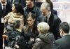 Rey Felipe VI y la reina Letizia asistieron a la misa por las víctïmas del accïdente de tren en España: acompañaron a más de 300 familiares (+ Fotos)
