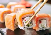 Sushi ligero sin arroz: la cena proteica, rápida y facilísimo de preparar que es igual de delicioso pero más saludable (+ Foto)