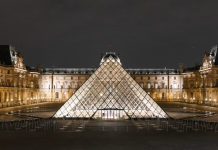 Nuevo escándälo en el Louvre: Nueve detenidos en París por fraude de venta de entradas y visitas guiadas