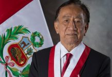 José María Balcázar asume la presidencia encargada de Perú para cerrar el período de transición hasta julio