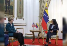Presidenta encargada Delcy Rodríguez recibe en Miraflores a la encargada de negocios de EE. UU., Laura Dogu, en un encuentro diplomático