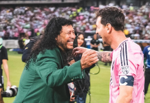 Un encuentro muy especial: René Higuita hizo el «escørpión» ante Messi en la previa al partido entre Inter Miami y Atlético Nacional (+ Video)