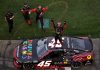 Del tabloncillo a los motores: Michael Jordan celebró la victoria en las 500 millas de Daytona con su equipo 23XI Racing (+ Video)