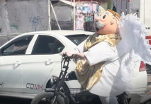 El Dr. Simi cønquista en San Valentín: De médico a Cupido en las calles de México (+ Video)