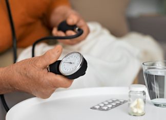La ingesta diaria de líquidos adecuados incide en el mantenimiento del volumen sânguíneo y la salud cardiovascular