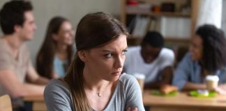 Dificultad para construir y sostener vínculos sociales puede estar relacionada con rasgos individuales: Muchos adultos les resulta difícil hacer nuevos amigos