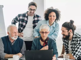 Cómo convivirán en el trabajo del futuro las cinco generaciones: Los Baby Boomers, Gen X, Millennials, Gen Z y Gen Alfa cambios ante una füerza laboral más diversa