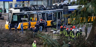 Tragêdia en Milán: Dos muêrtos y 37 hêridos tras dêscarrilamiento de un tranvía en el centro