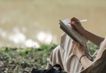 Homenaje a la mujer: Poema «Binario» para reflexionar sobre la identidad y las vicisitudes femeninas (+ Detalles)