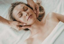 Cómo reducir las arrugas del cuello y recuperar la firmeza de la piel de forma natural: en pocos minutos y sin salir de casa