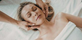 Cómo reducir las arrugas del cuello y recuperar la firmeza de la piel de forma natural: en pocos minutos y sin salir de casa