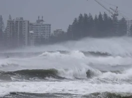 Primera vez en 100 años: Australia se mantiene en alêrta ante llegada del cïclón Narelle con vientos de 220 kilómetros por hora