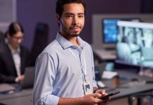 El título universitario “ya no es garantía de éxito laboral” tras la irrupción de la IA: afirma un estudio