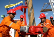 Producción petrolera de Venezuela aumenta 10 % en febrero y vuelve a superar el millón de barriles diarios tras meses de recuperación en la industria