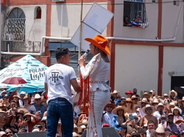 La Flor de Cúa conmueve a su público con un mensaje de humildad y gratitud desde la tarima (+ Video)