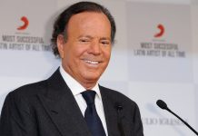 Julio Iglesias demända a medio español y defiende su nombre ante presuntas acüsaciønes (+ Detalles