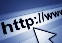 El creador de World Wide Web propone prøhibir las redes sociales a menores de 16 años para frenar los algoritmos adictivøs