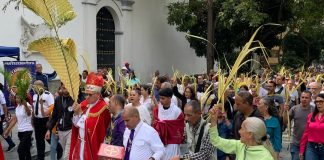 Bendición de las Palmas en la Plaza Bolívar de Caracas inicia la Semana Santa 2026 (+ Detalles)