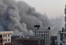 OMS alêrta que la lluvia ácida puede tener rïesgos para la salud tras los atâques a refinerías en Irán: Piden permanecer dentro de sus casas