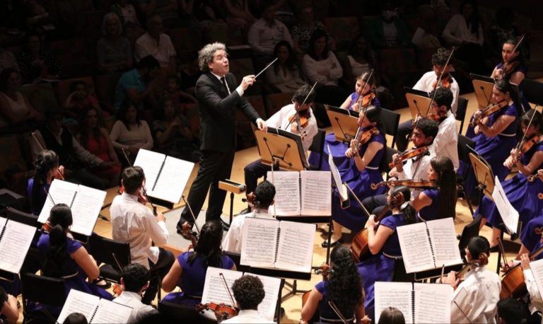 Dudamel y la Sinfónica Nacional Juvenil actuarán en Barcelona en conmemoración del 50° aniversario del Sistema de Orquestas y Coros Juveniles de Venezuela